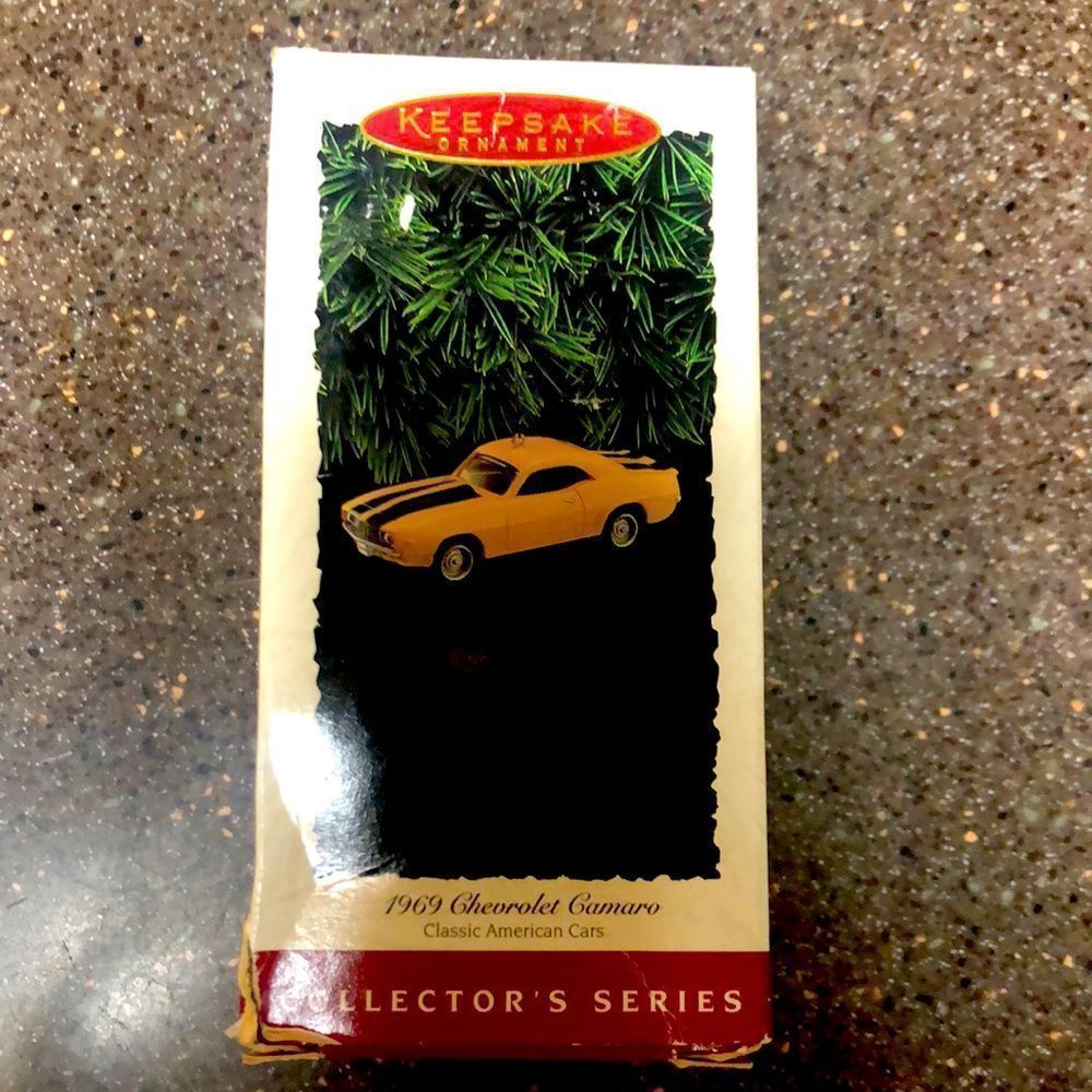 HALLMARK KEEPSAKE ORNAMENT 1969 CHEVROLET CAMARO